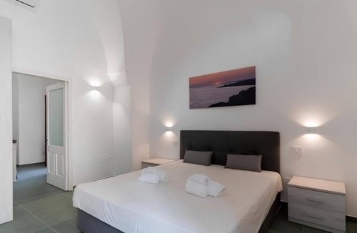 Miggiano House | Dimora Giulietta, modern accommodation with vaulted ceilings, in a Salento courtyard