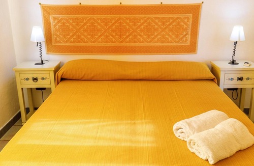 Badesi Bed & Breakfast | e) 15E B&B - One Bedroom Bed and Breakfast, Sleeps 2