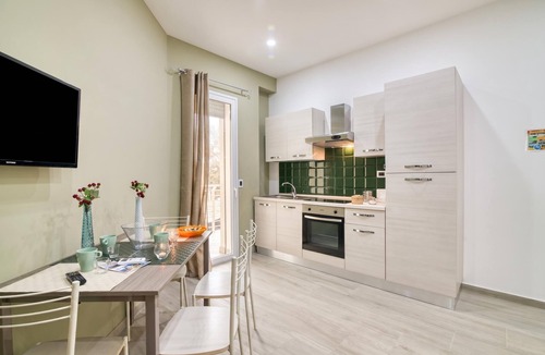 Agnone Bagni Apartment | Eclisse House Few Steps From The Sea, Augusta, Italy