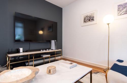 Glebe Apartment | Eggie's Nest - Luxurious City Apartment