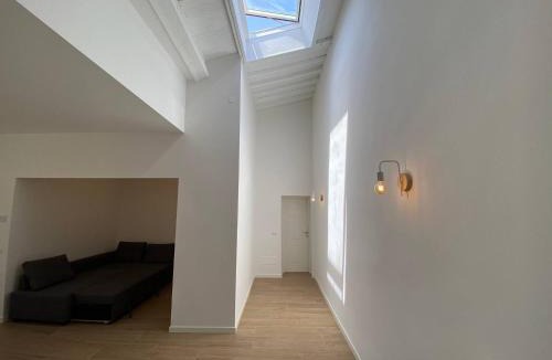 Santa Maria Novella Cabin | Elegant 2BR Apartment 2 Bathrooms Sleeps 6