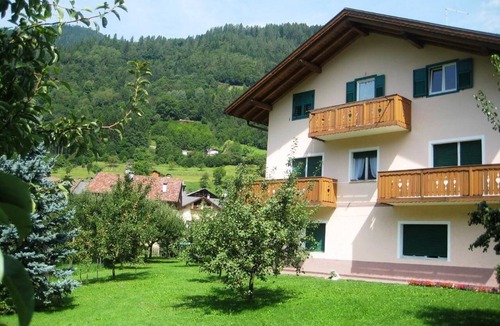 Mezzano Apartment | Elegant and spacious attic room in the Dolomites