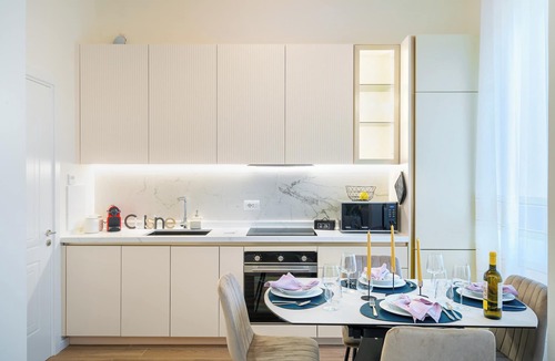 Santa Maria Novella Apartment | Elegant design, 3 bedrooms, 2 bathrooms, bright