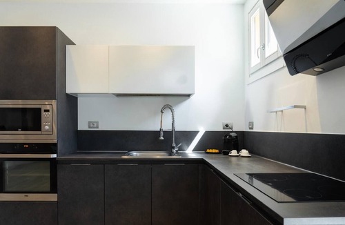 San Faustino-Madonnina-Quattroville Apartment | Emilia Suite Space