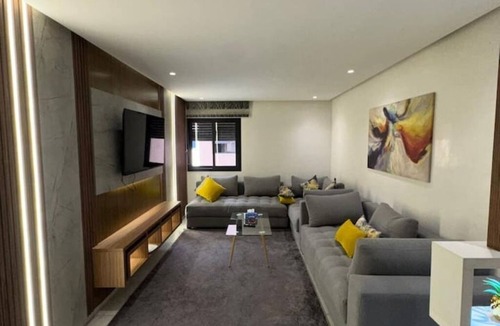 Gueliz Apartment | Escapade Chic à Marrakech - Elegant 2 Bedroom Apartment with Free Parking