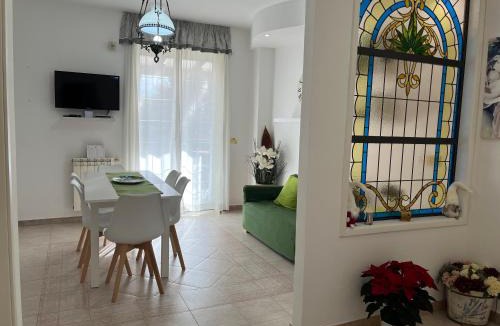 Riposto House | Euthalia