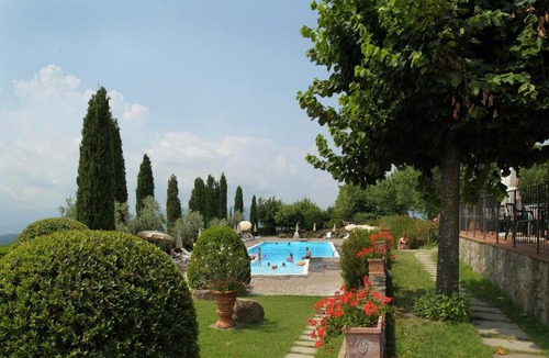 San Donato in Fronzano Apartment | Fattoria degli Usignoli La Vigna