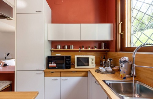Montevecchia Apartment | 'Fiordaliso' Room Apartment with Mountain View, Shared Terrace and Wi-Fi