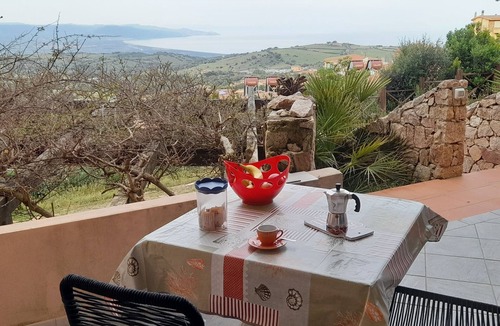 Trinita d'Agultu Apartment | Flat with Seeview, pool, terrace