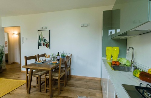 Zorzino Apartment | Flat 'Descent to Lake' with water view