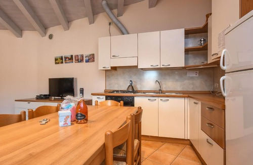 Moniga del Garda Apartment | Flat with balcony, garden and lake view