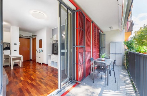 Segnano Apartment | Free Private Parking - 5min to Metro - Balcony - Quiet