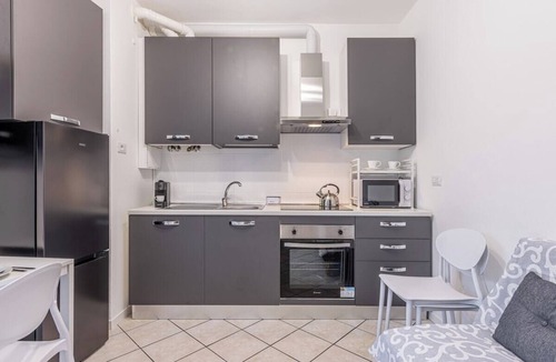 Gallarate Apartment | Gallarate central suite: piazza