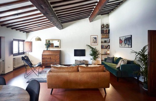 Oltrarno Apartment | Great Location Just Infront of Pitti Palace