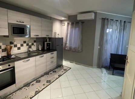 Canneddi Apartment | Grey Modern Home