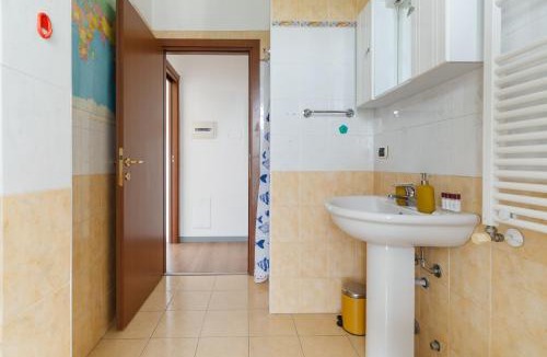 Affori Apartment | GuestHost - Bright Terrace Studio X2 Affori MM3