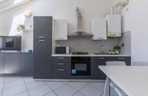 Comacchio Apartment | GuestHost - Comfortable apartment located on the second floor of a building NOT equipped with a lift.In 63 m2 of space it comfortably accommodates 5 people with a double sofa bed in the living room, a double bedroom and a bedroom with a single bed.Locate