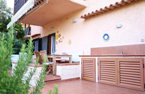 Pischina Salida Apartment | GuestHost - Comfy Flat W Pool, Tennis Court & Private Beach!