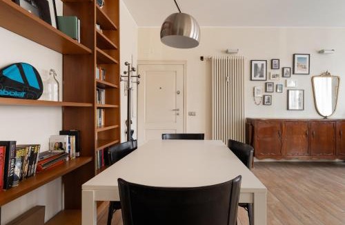 Porta Garibaldi Apartment | GuestHost - Cozy Balcony Flat X2 Porta Garibaldi