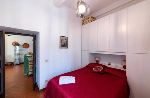 Castel Vittorio Apartment | GuestHost - Discovering Liguria! Castelvittorio Holiday Apt x4