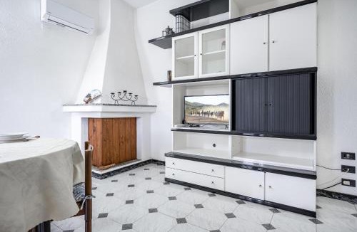 S'oru e Mari Apartment | GuestHost - Quartu Sant'Elena Bright Flat with Balcony!