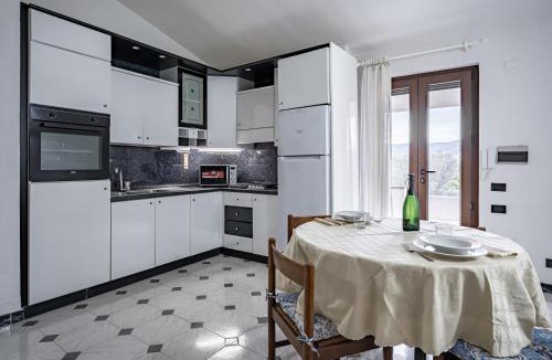 S'oru e Mari Apartment | GuestHost - Quartu Sant'Elena Bright Flat with Balcony!
