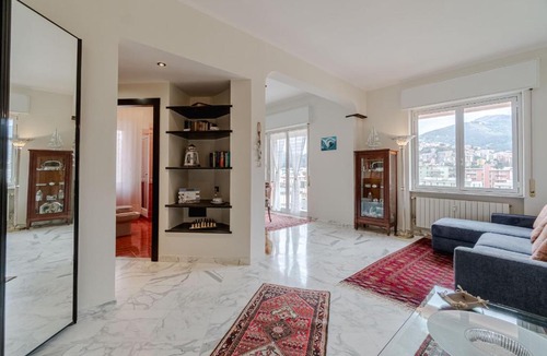 Sturla Apartment | GuestHost - Sturla Cozy Flat with Private Parking