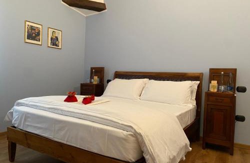 Isola della Scala Hotel | Hacienda De Leon