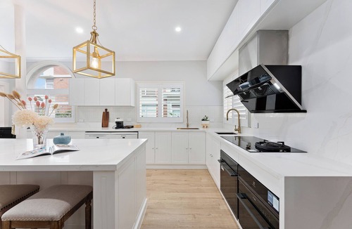 Cremorne Point House | Harbourfront Haven –4BR Retreat with Stunning Views of Sydney’s Iconic Landmarks