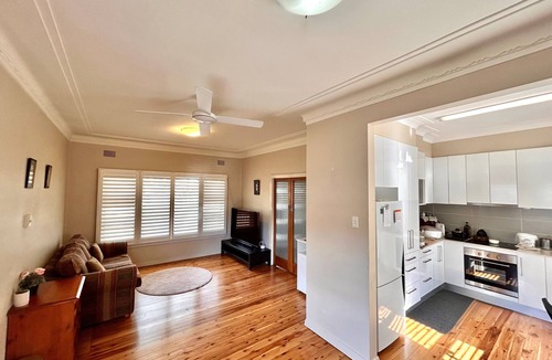 West Pennant Hills House | Hillside Haven - 3 bedroom house in a quiet and safe suburb