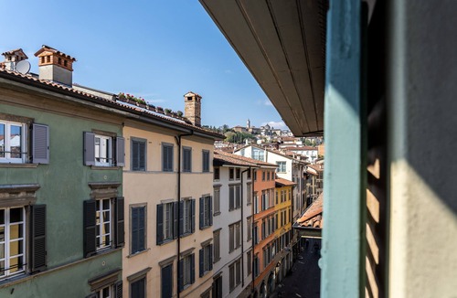 Citta Bassa Apartment | Historic Centre · Leonardo House