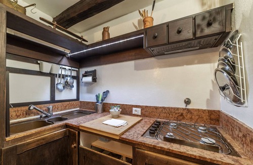 Rione VI Parione Apartment | Historical Loft with view in city center!
