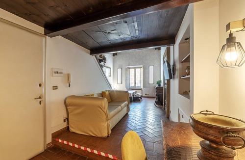 Rione VI Parione Apartment | Historical Loft with view in city center!