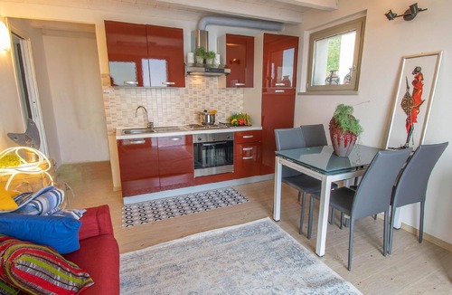Plassi Apartment | Holiday Apartment in Plassi with Panoramic Terrace and Lakefront View