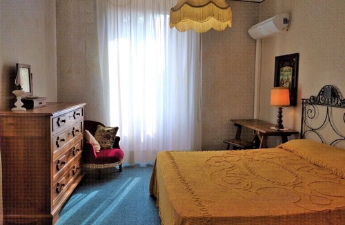 Lesa Apartment | Holiday apartment Lesa for 1 - 5 persons with 2 bedrooms - Holiday apartment in one or multi-family