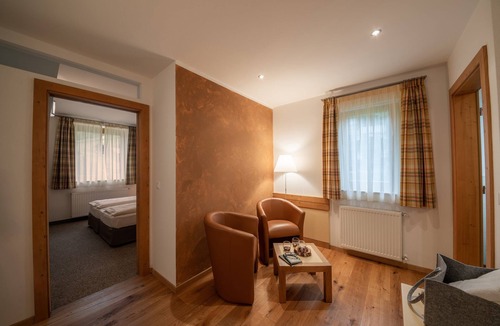 Santa Valburga Apartment | Holiday Apartment 'Pöder Karspitz' with Mountain View, Balcony, Shared Garden & Wi-Fi