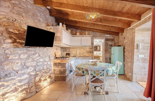 Province of Lecce House | Holiday Home 'Trullo Pinuccio' with Private Pool, Wi-Fi and Air Conditioning