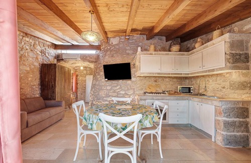 Province of Lecce House | Holiday Home 'Trullo Pinuccio' with Private Pool, Wi-Fi and Air Conditioning