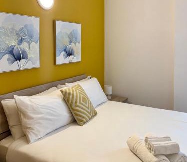 Tirano Apartment | HolidayHouse - Balcony&View - Short walk to the Bernina Express