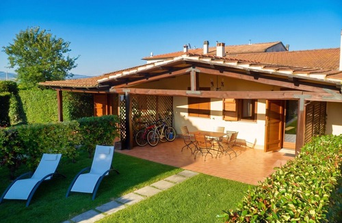 Pescia Romana Apartment | Homerez - Studio in Pescia Romana