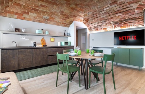 Alba Apartment | Hostdomus - The Tower