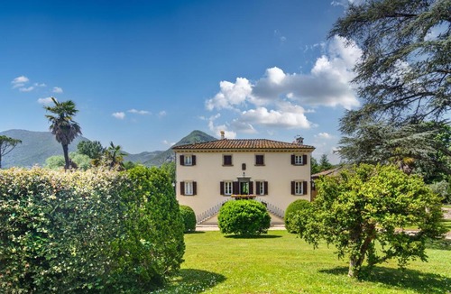 San Lorenzo a Vaccoli Hotel | Hotel Albergo Villa Marta