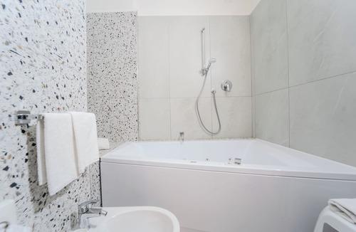 San Faustino-Madonnina-Quattroville Hotel | Hotel Donatello Modena