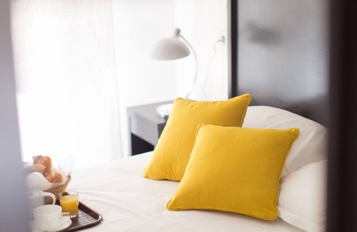 Riou - Petit Juas - Av de Grasse Hotel | Hotel Esperanto