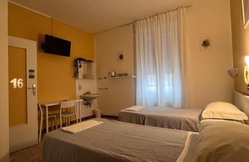 Cesano Boscone House | Hotel Parini