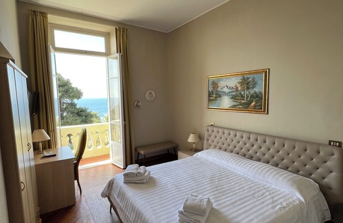 Ospedaletti Hotel | Hotel Petit Royal