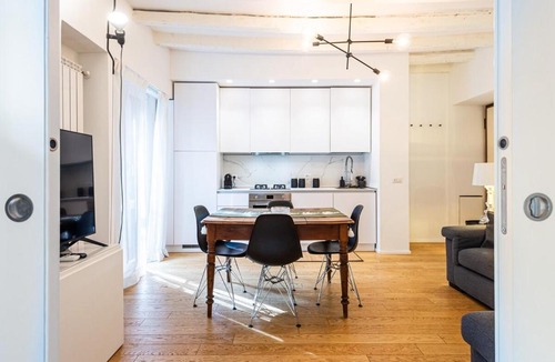 Guastalla Apartment | HT Maison Montenero