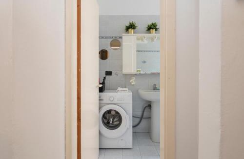 Tricolore Apartment | [IHost Studio] - Premuda 17