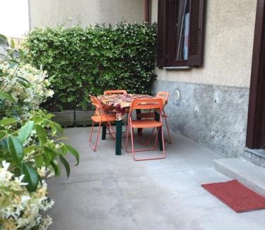 Como Bed & Breakfast | Il Cortile Como Single & Double Room in apartment NO HOTEL