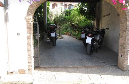 Uras Bed & Breakfast | Il Portico